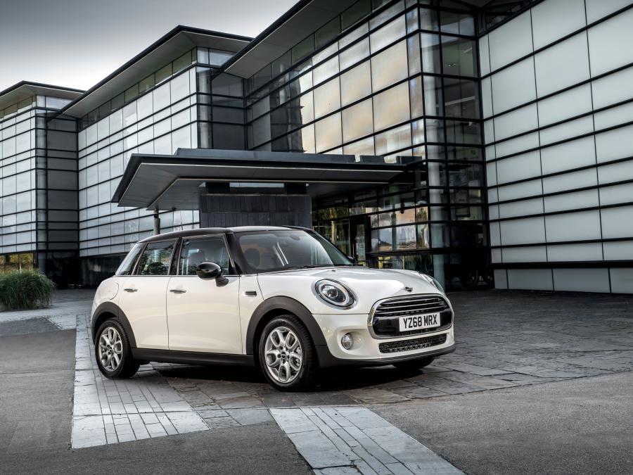  Mini Cooper 5-Door (F56) 2019 года  (UK) (фото 6 из 9)